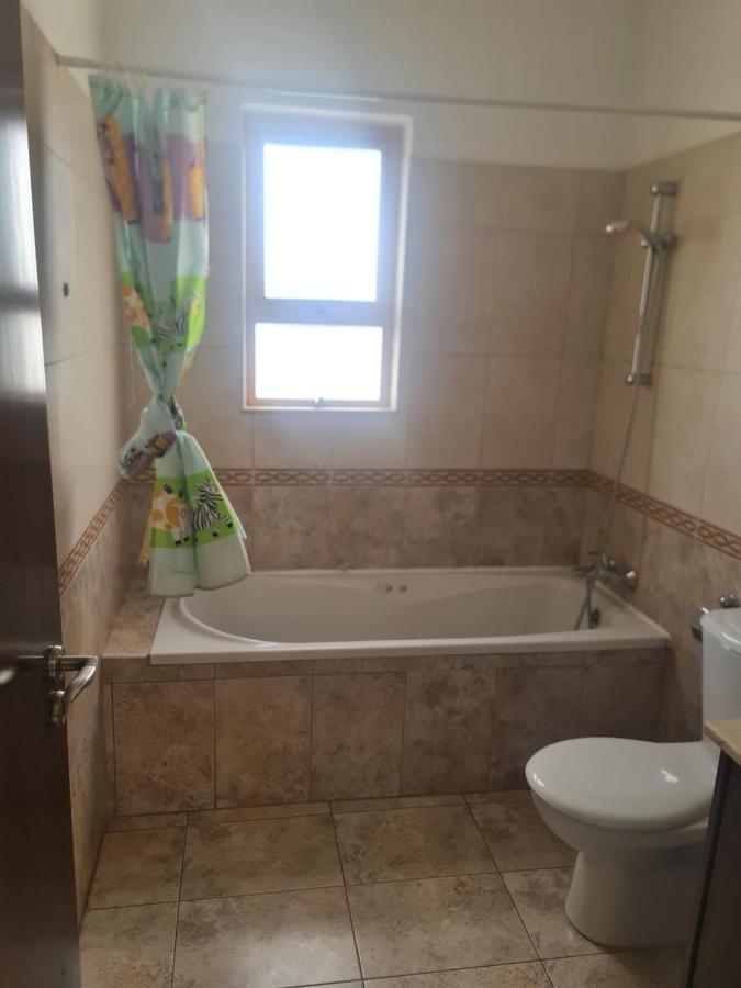 Top Floor 1 Bdrm Aprtrmnt Apartment Dromolaxia ภายนอก รูปภาพ