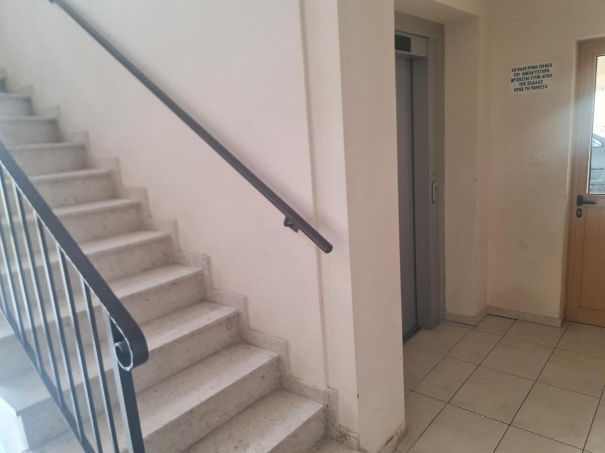 Top Floor 1 Bdrm Aprtrmnt Apartment Dromolaxia ภายนอก รูปภาพ