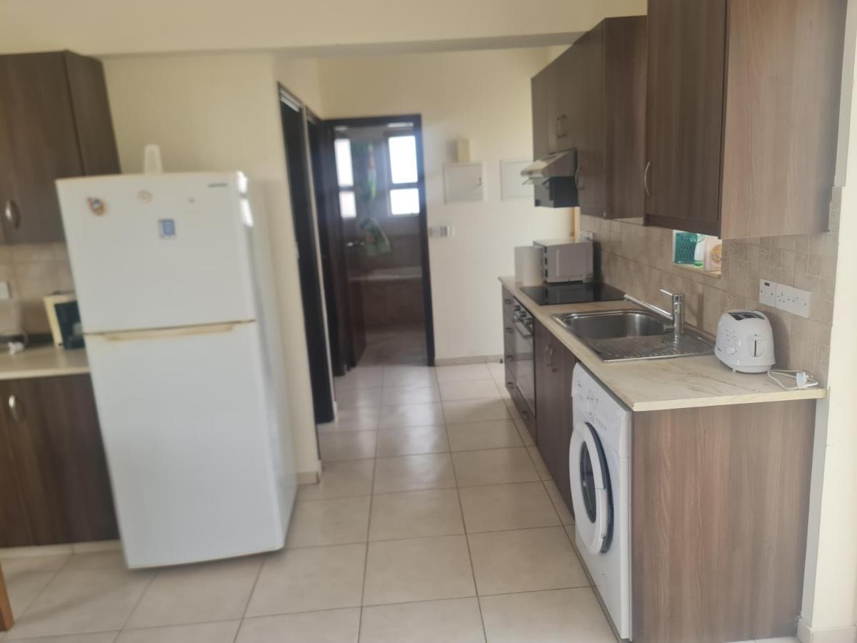 Top Floor 1 Bdrm Aprtrmnt Apartment Dromolaxia ภายนอก รูปภาพ
