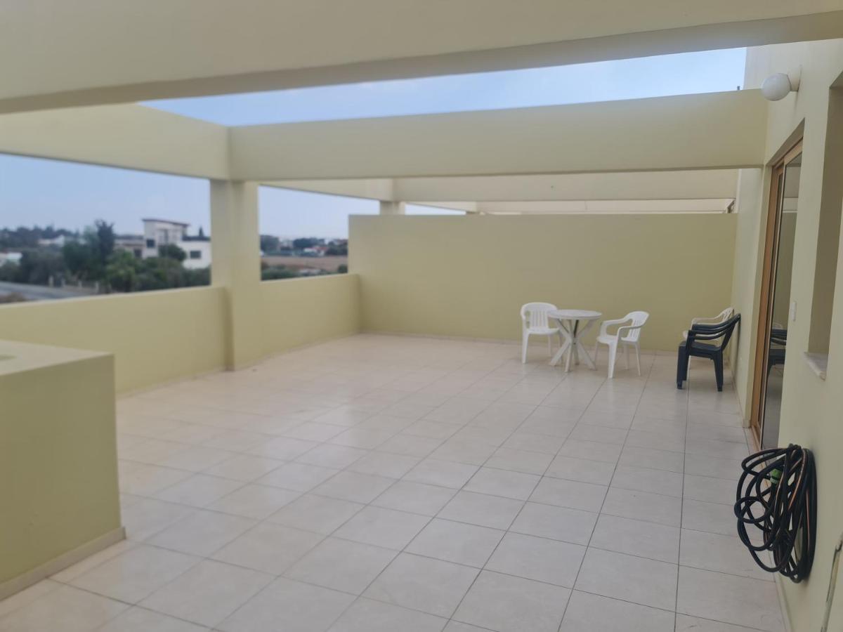 Top Floor 1 Bdrm Aprtrmnt Apartment Dromolaxia ภายนอก รูปภาพ