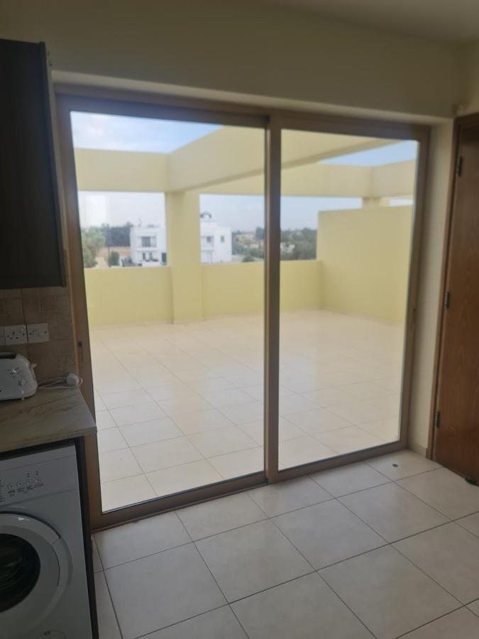 Top Floor 1 Bdrm Aprtrmnt Apartment Dromolaxia ภายนอก รูปภาพ
